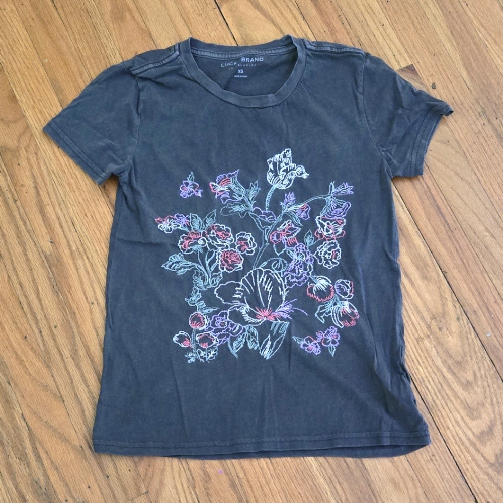 Lucky Brand women's embroidered t shirt
